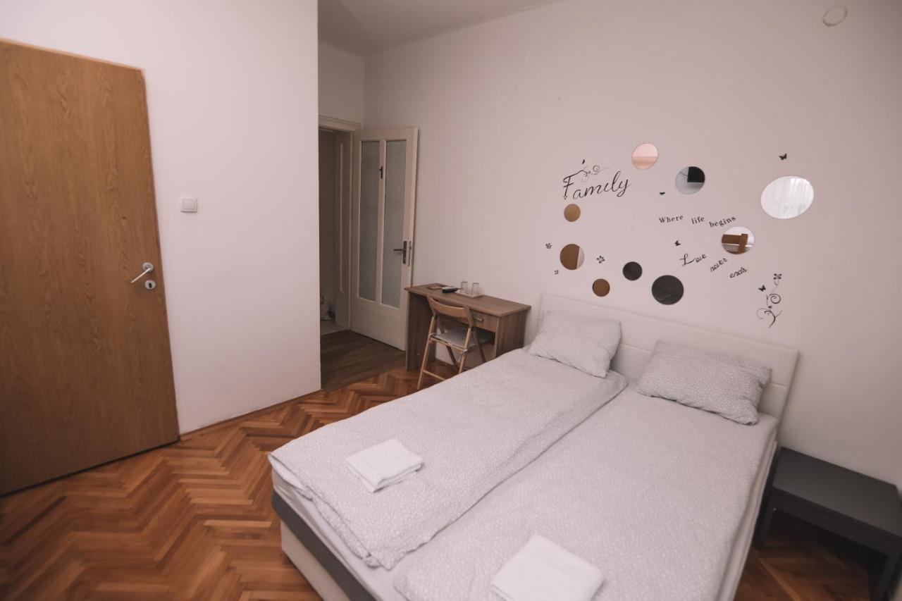 De Lux Apartment & Rooms Emilia Баня Лука Екстериор снимка