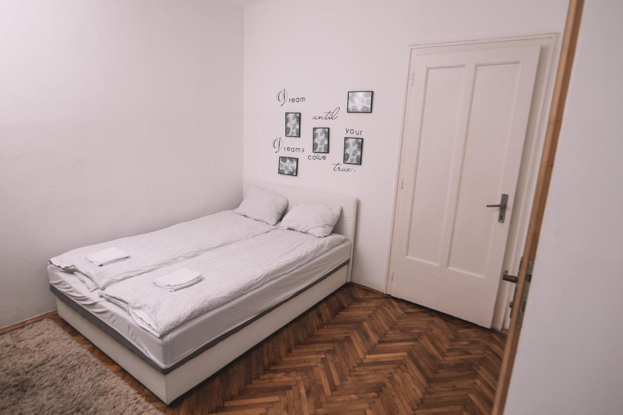 De Lux Apartment & Rooms Emilia Баня Лука Екстериор снимка